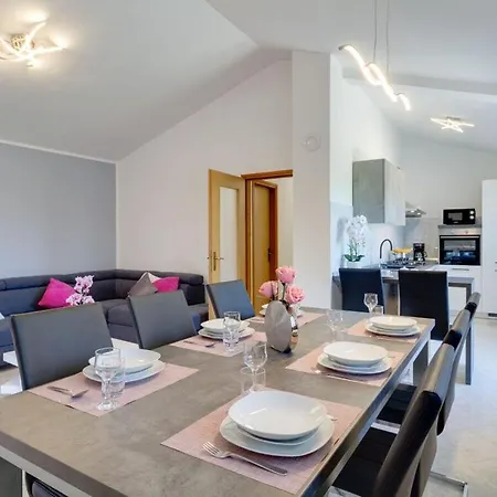 Lovely House Piljan * Svetvincenat