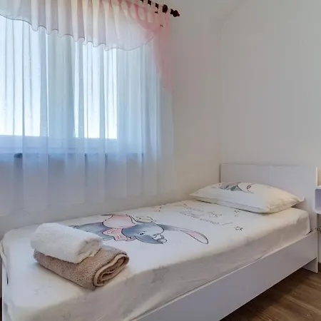 Holiday home Lovely House Piljan *