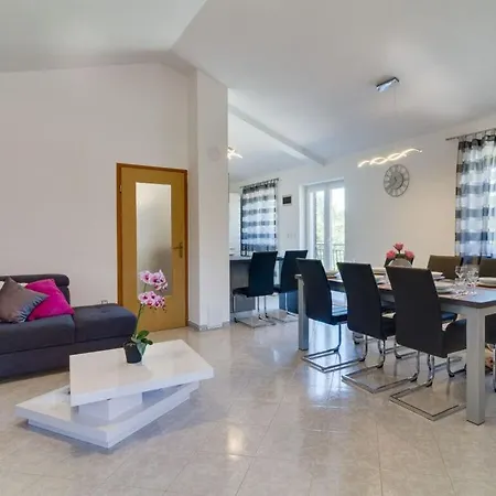 Lovely House Piljan * Svetvincenat